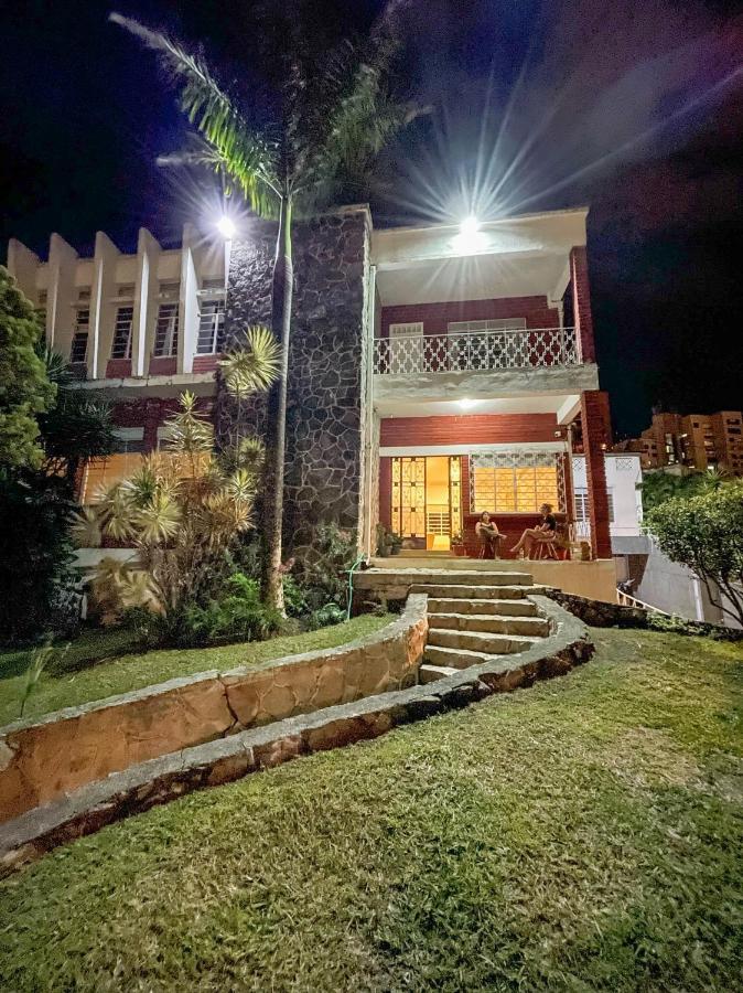 La Palmera Hostel Cali Zewnętrze zdjęcie